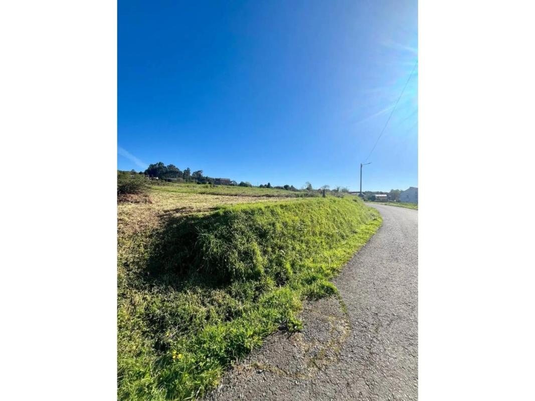 Terreno en venta en Miño, A Coruña photo 1