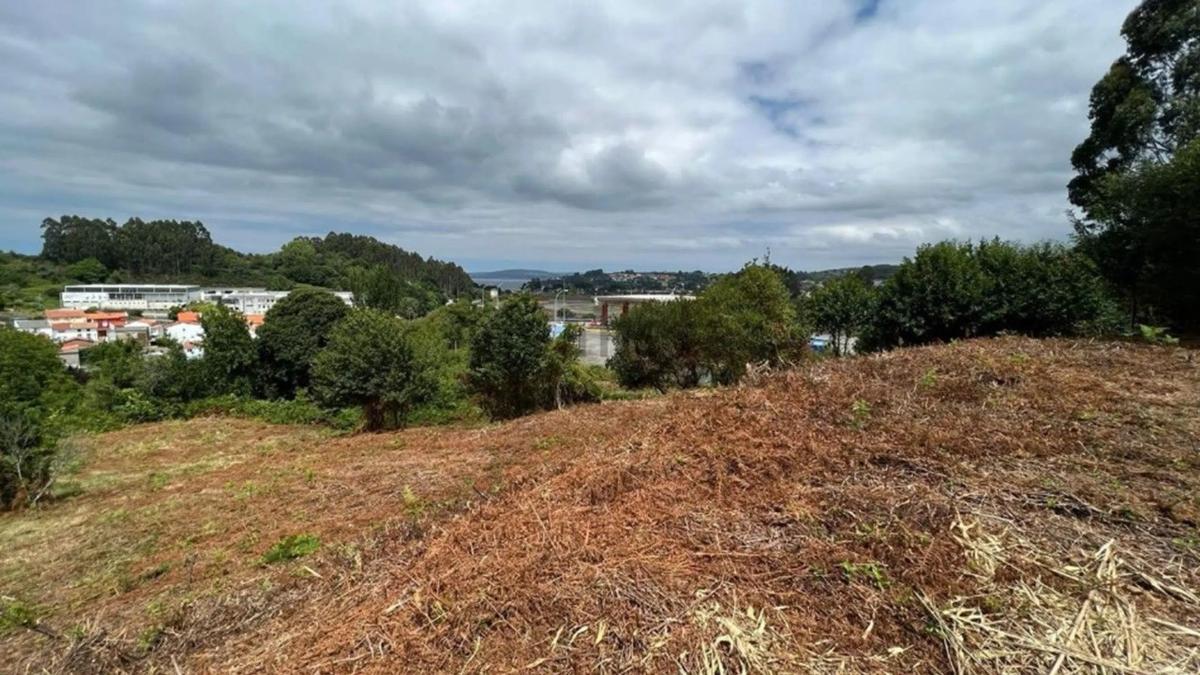 Terreno en venta en Miño, A Coruña photo 2