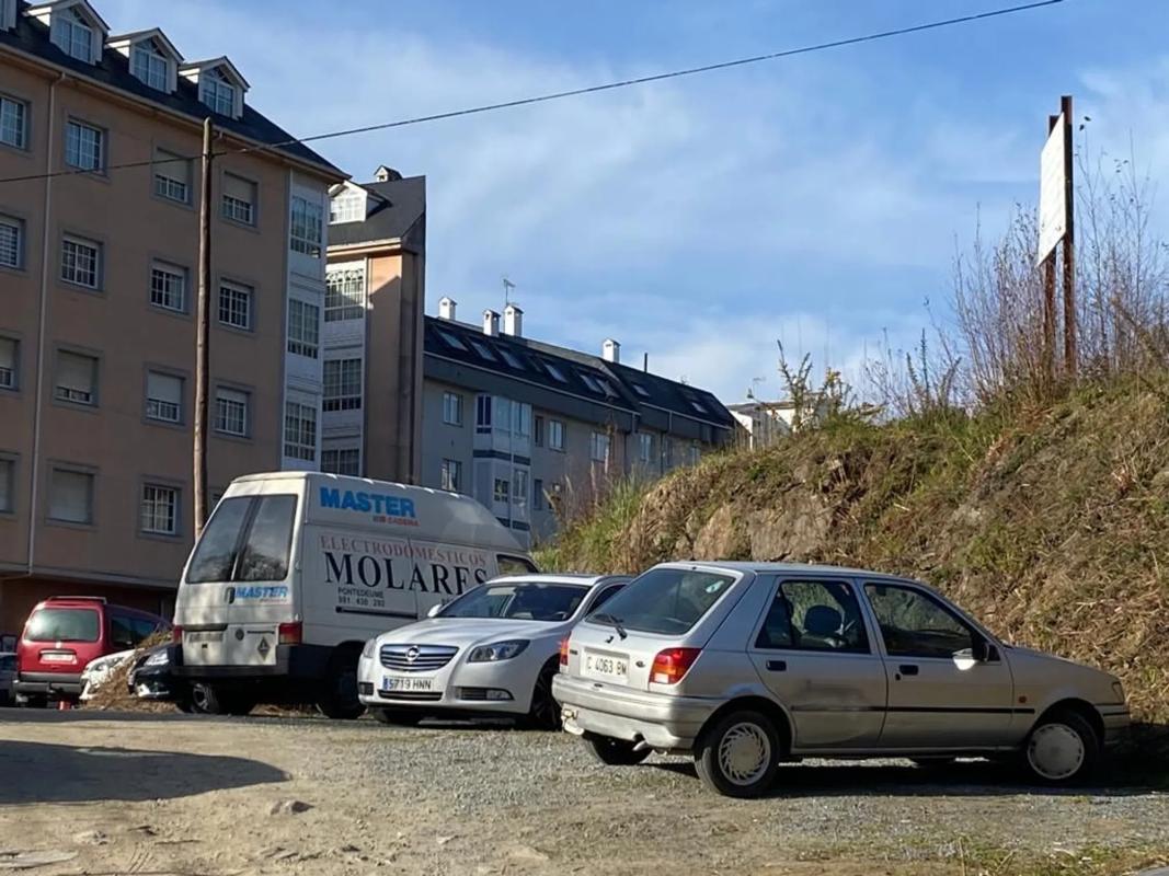 Terreno en venta en Betanzos, A Coruña photo 3