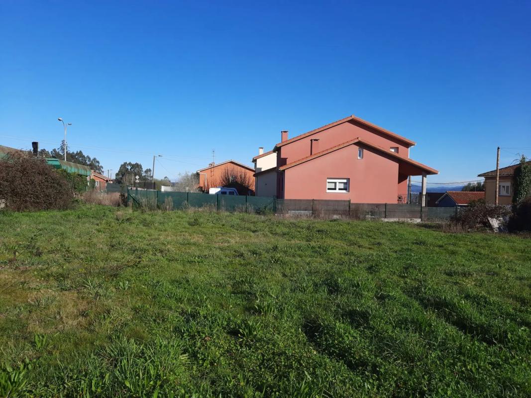 Terreno en venta en Betanzos, A Coruña photo 1