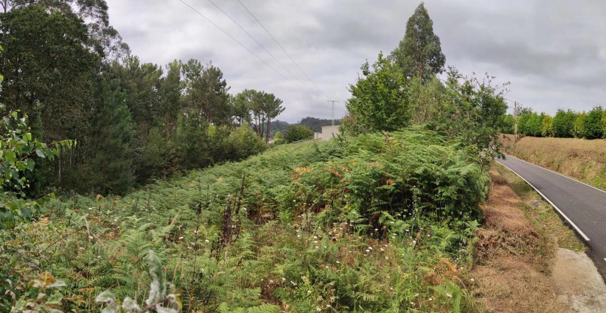 Terreno en venta en Miño, A Coruña photo 2