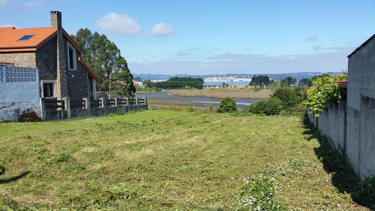Terreno en venta en Miño, A Coruña photo 2