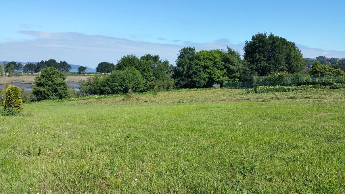 Terreno en venta en Miño, A Coruña photo 3