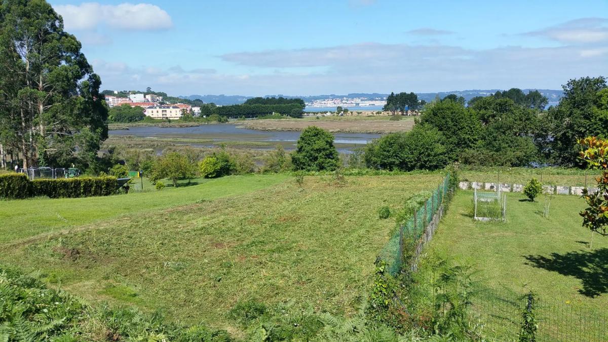 Terreno en venta en Miño, A Coruña photo 5
