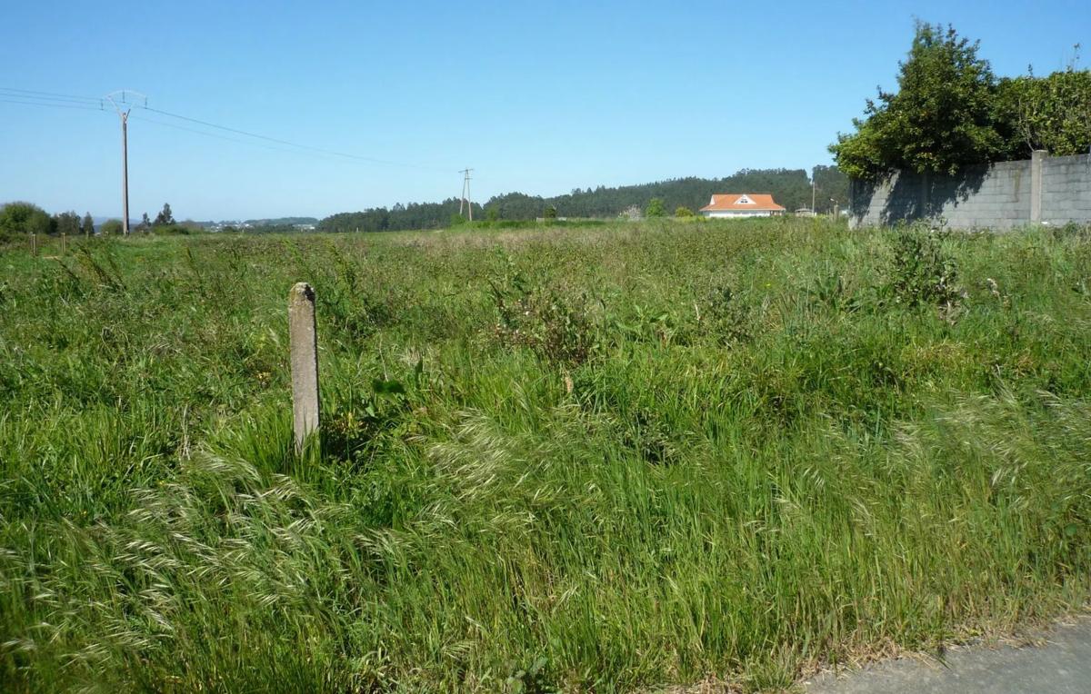 Terreno en venta en Miño, A Coruña photo 1