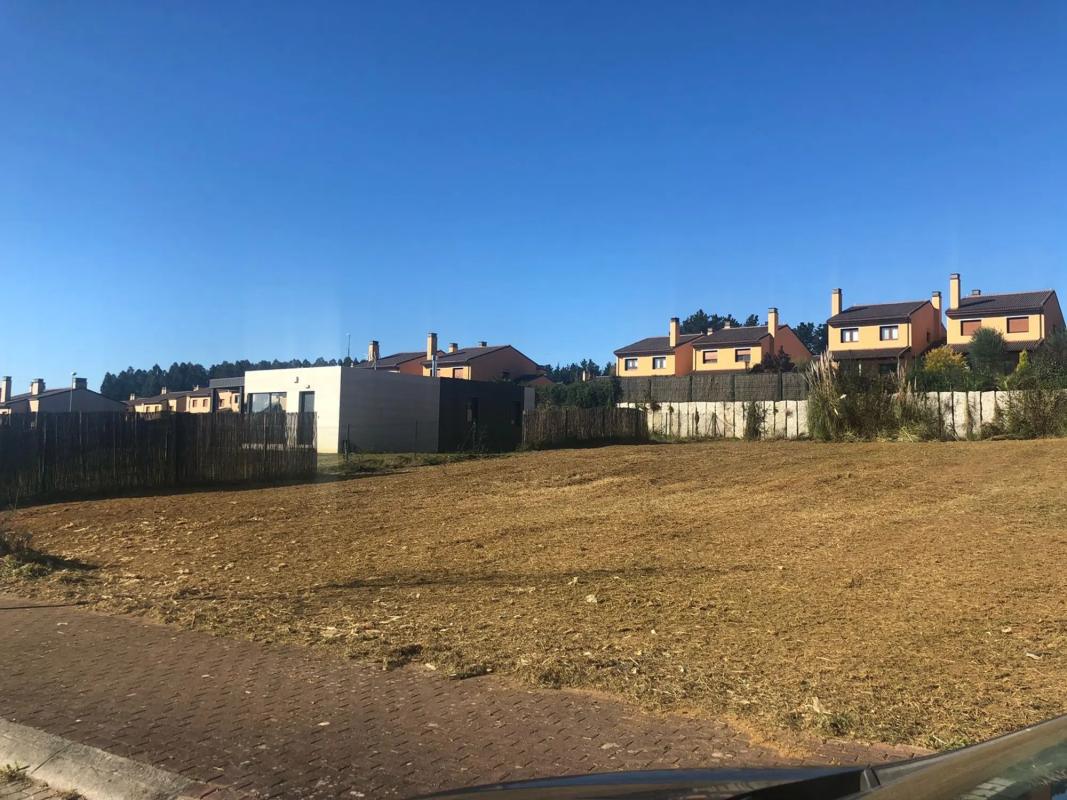 Terreno en venta en Miño, A Coruña photo 3