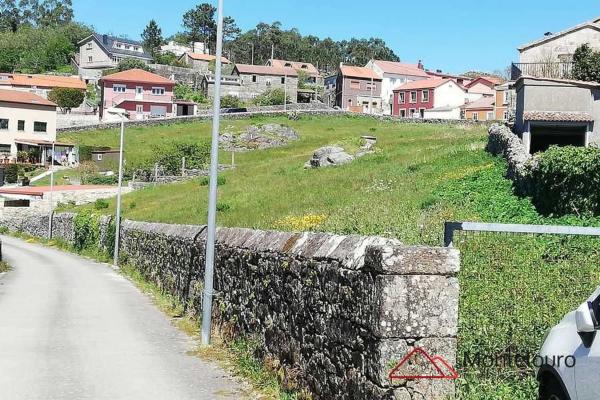 Terreno en calle Louro photo 1