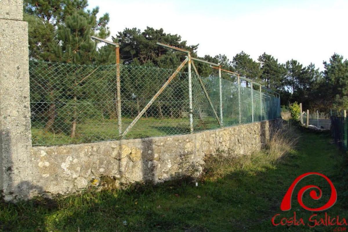 Terreno en venta en Muros, A Coruña photo 3