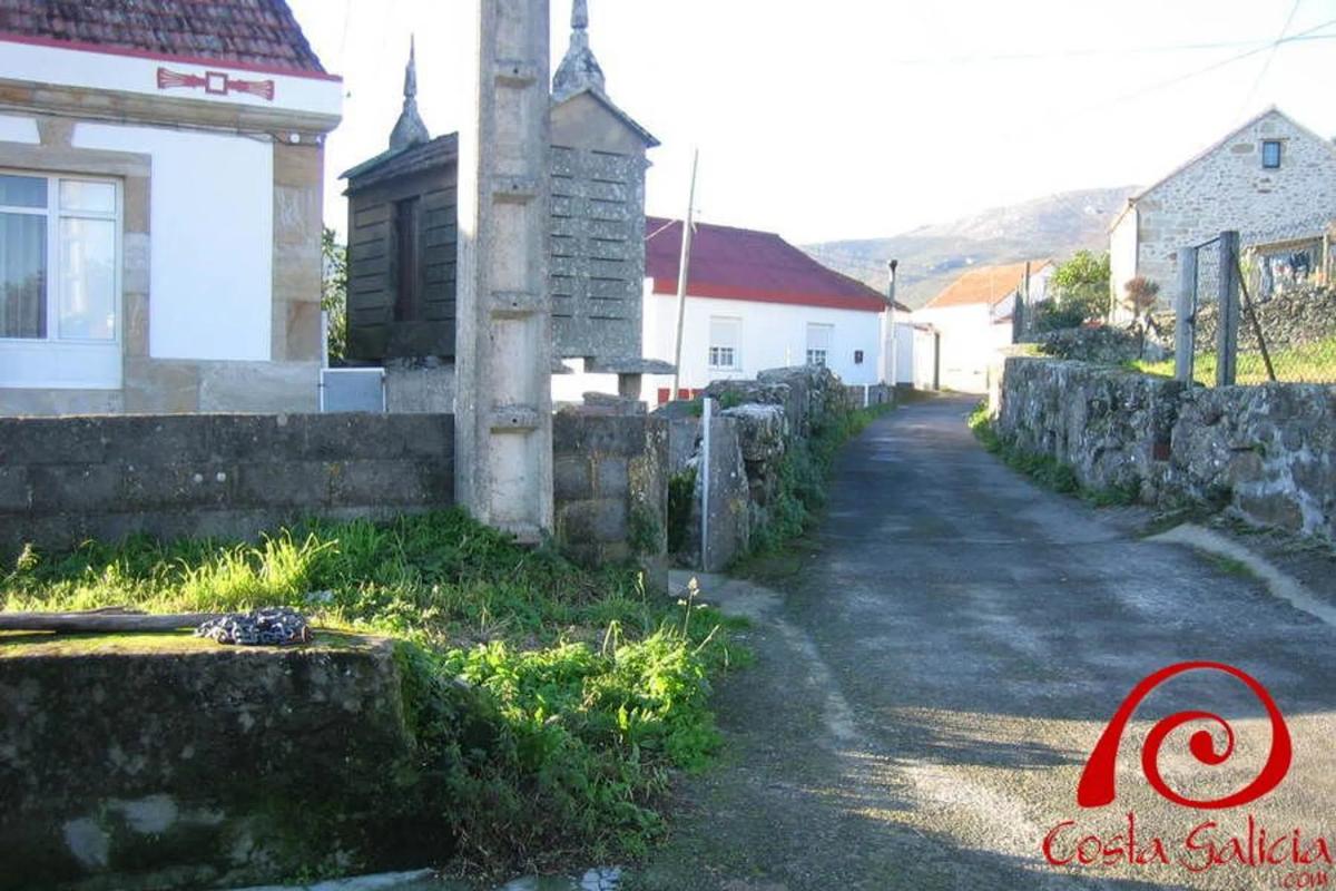 Terreno en venta en Muros, A Coruña photo 2