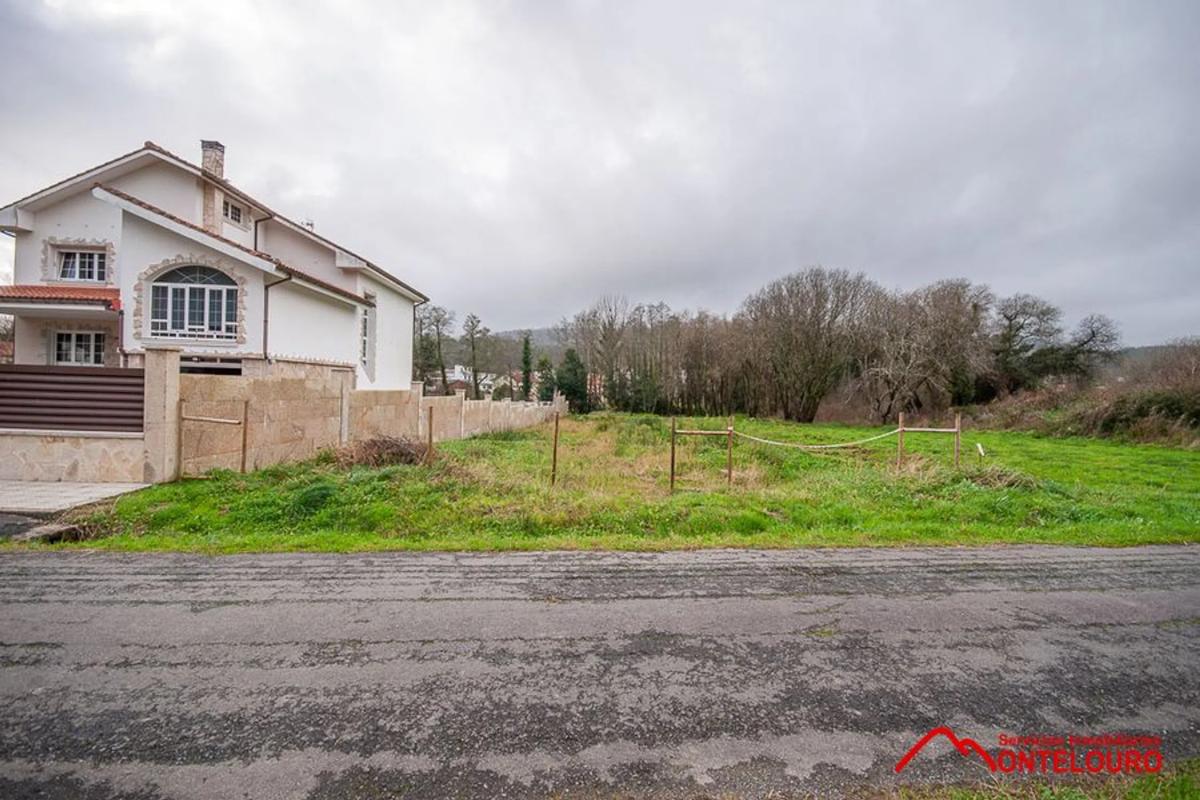 Land for sale in Outes, A Coruña photo 2
