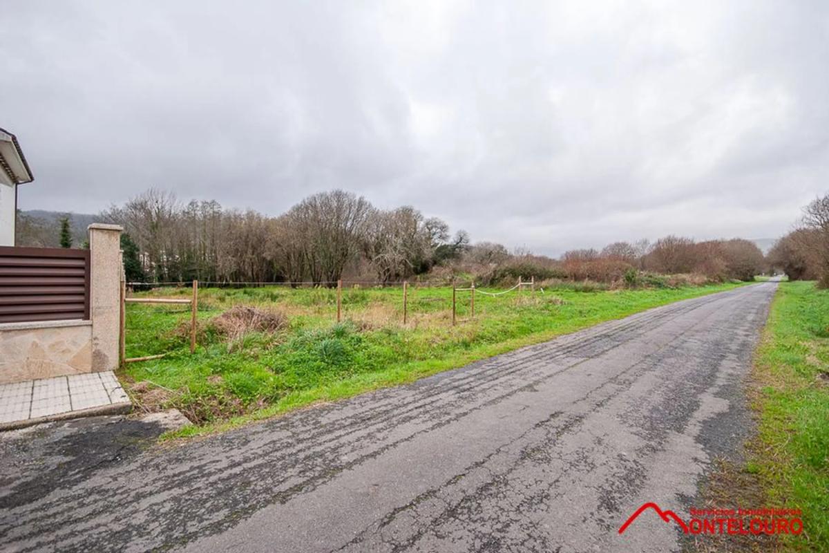 Land for sale in Outes, A Coruña photo 3