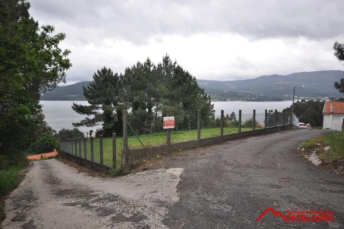 Land for sale in Outes, A Coruña photo 2