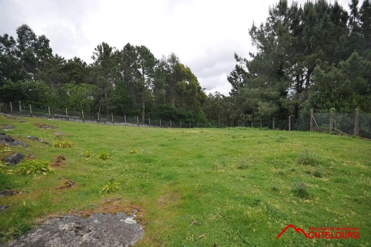 Land for sale in Outes, A Coruña photo 3