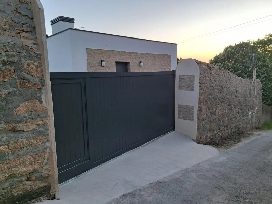Terreno en venta en Porto do Son, A Coruña photo 3