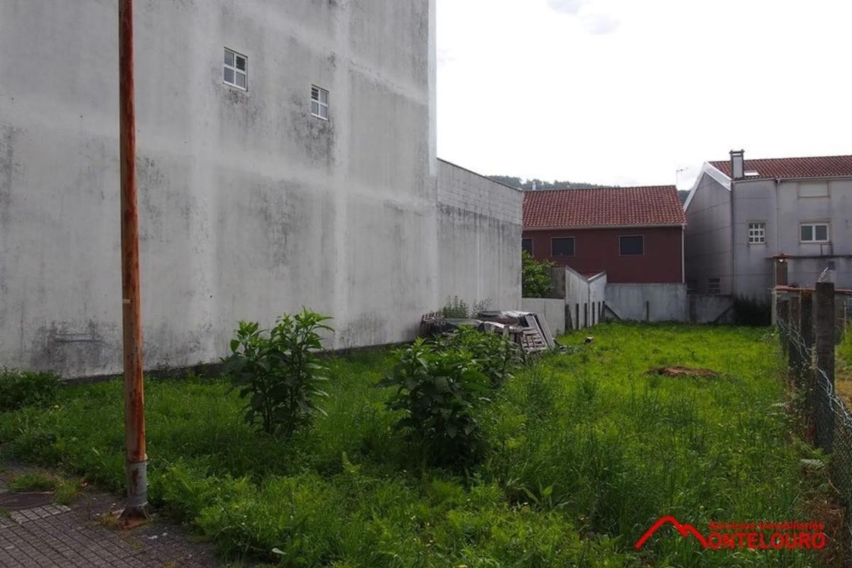 Terreno en venta en Outes, A Coruña photo 2