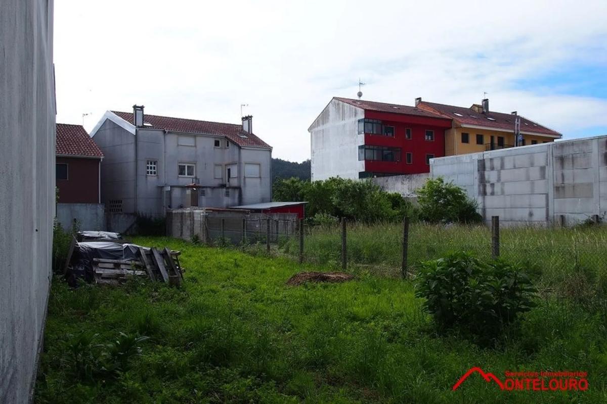 Terreno en venta en Outes, A Coruña photo 4