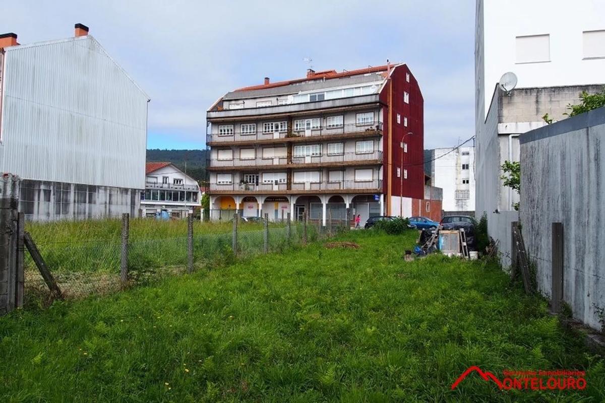 Terreno en venta en Outes, A Coruña photo 5