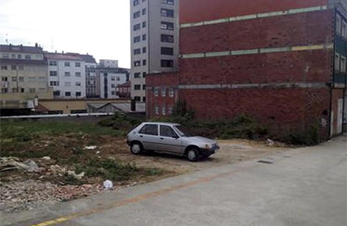 Terreno en venta en Ordes, A Coruña photo 1