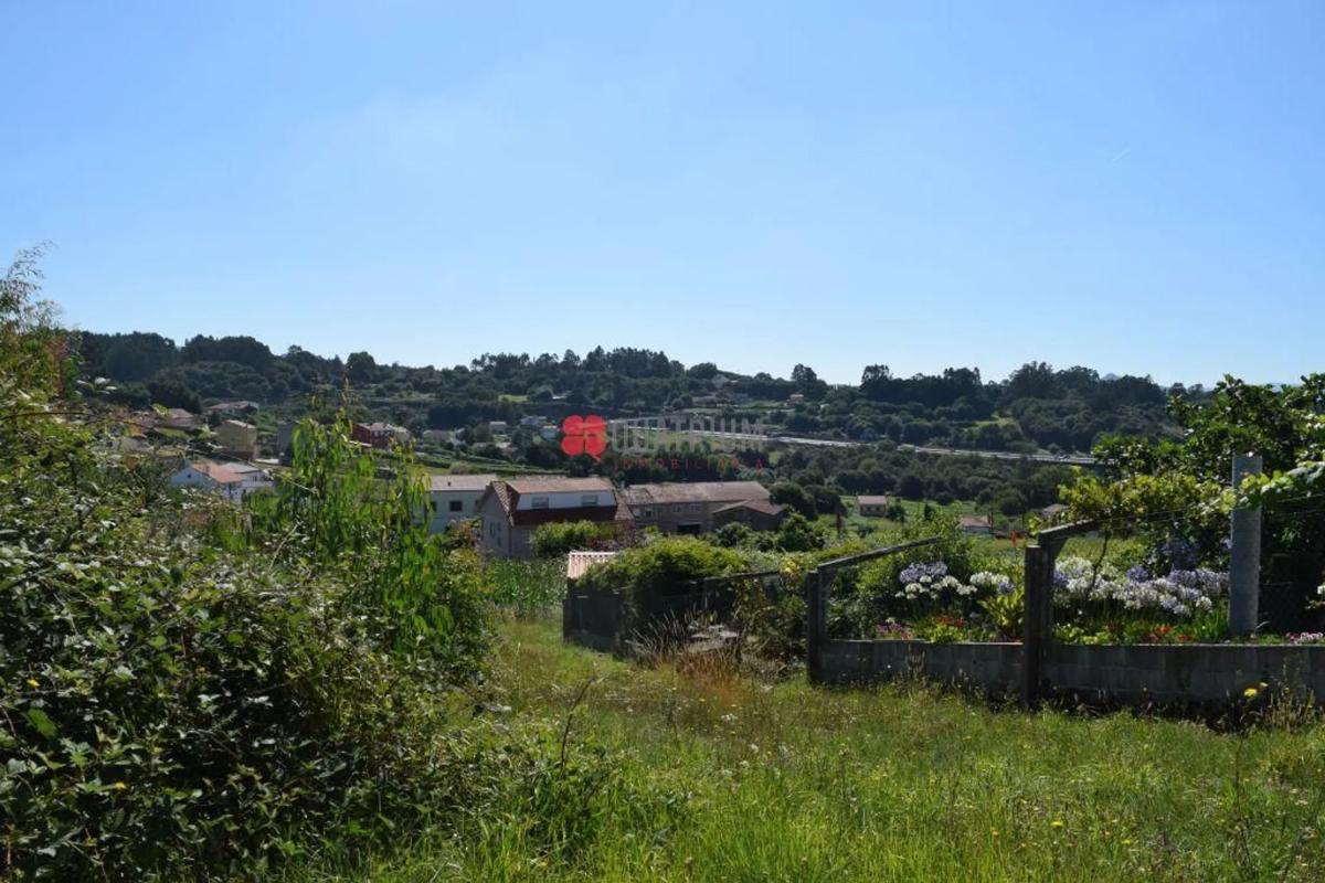Terreno en venta en Santiago de Compostela, A Coruña photo 1