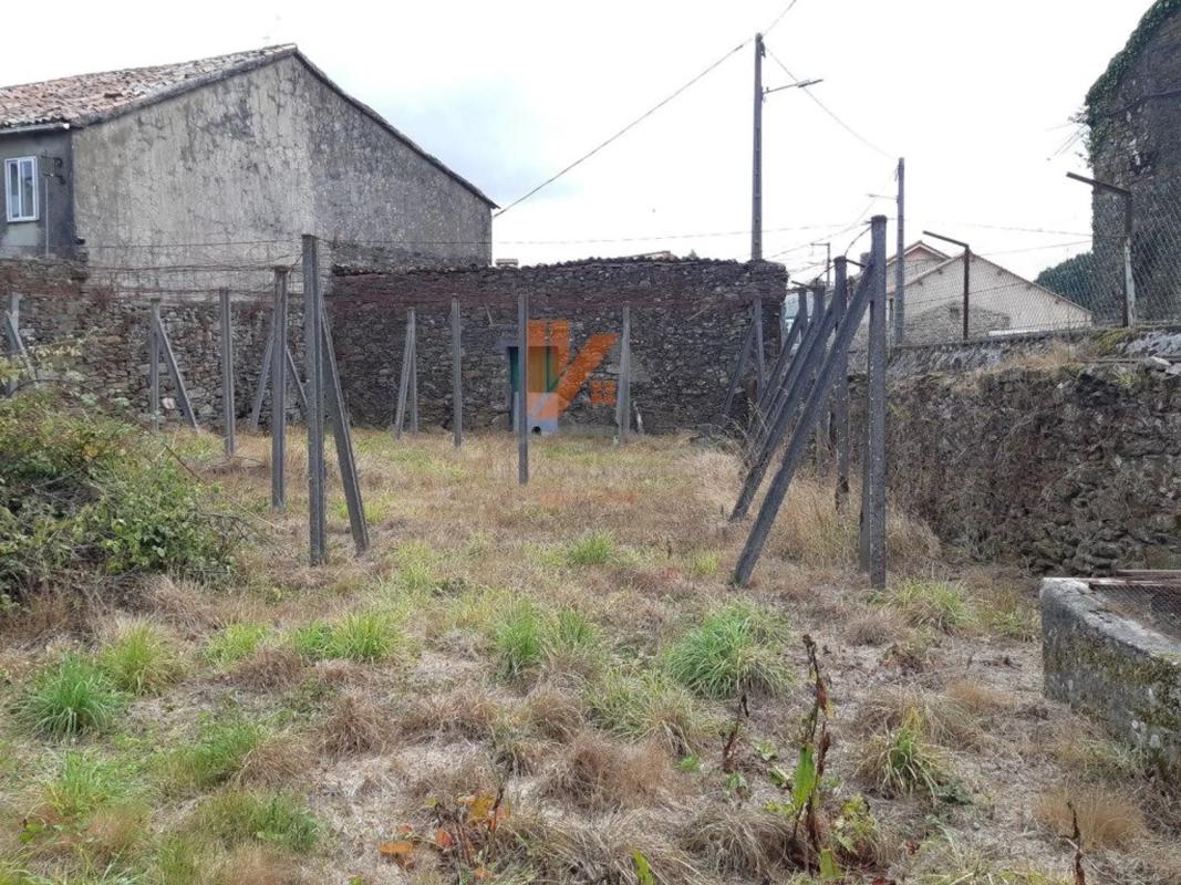 Terreno en venta en Santiago de Compostela, A Coruña photo 1
