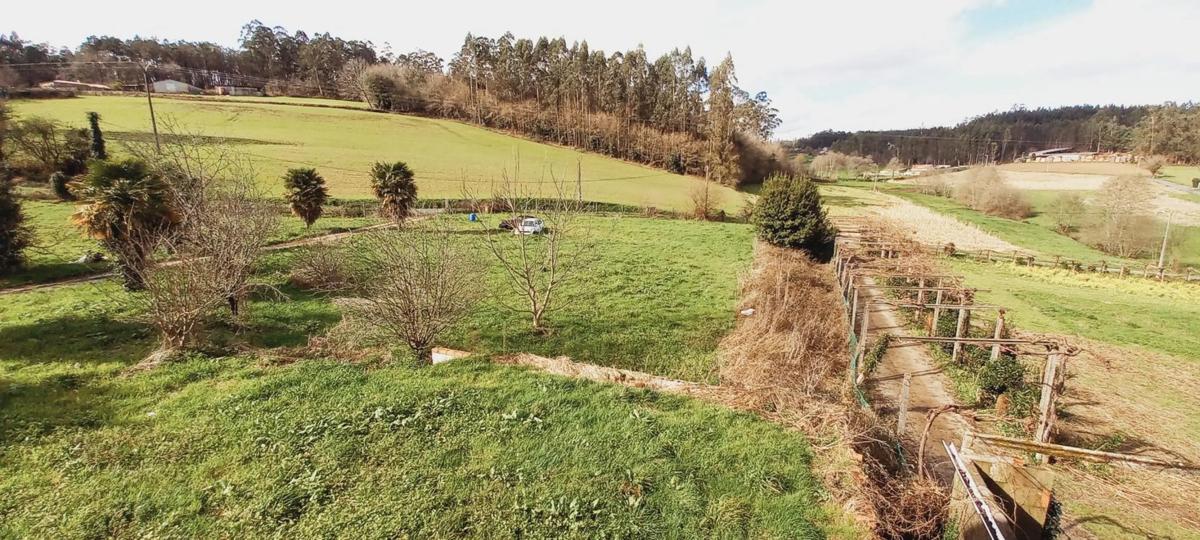 Terreno en venta en Boqueixon, A Coruña photo 1