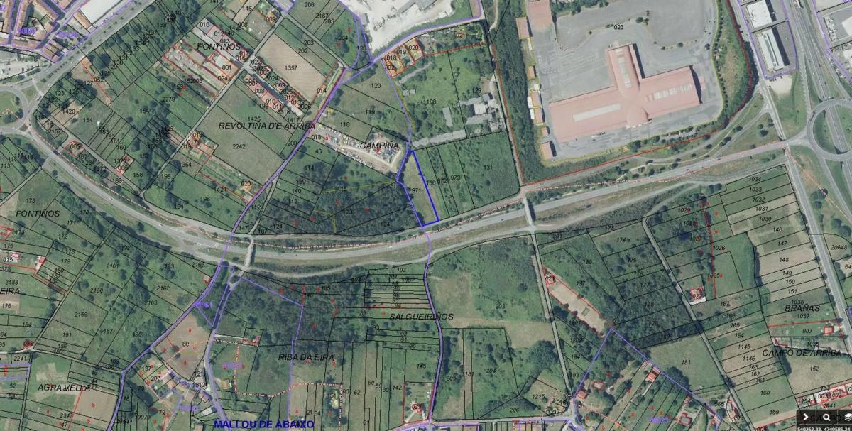 Terreno en venta en Santiago de Compostela, A Coruña photo 1