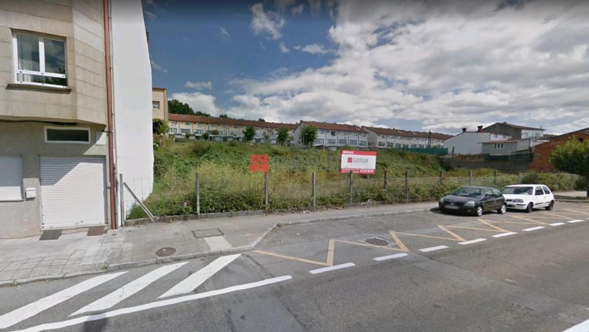 Terreno en venta en Santiago de Compostela, A Coruña photo 2