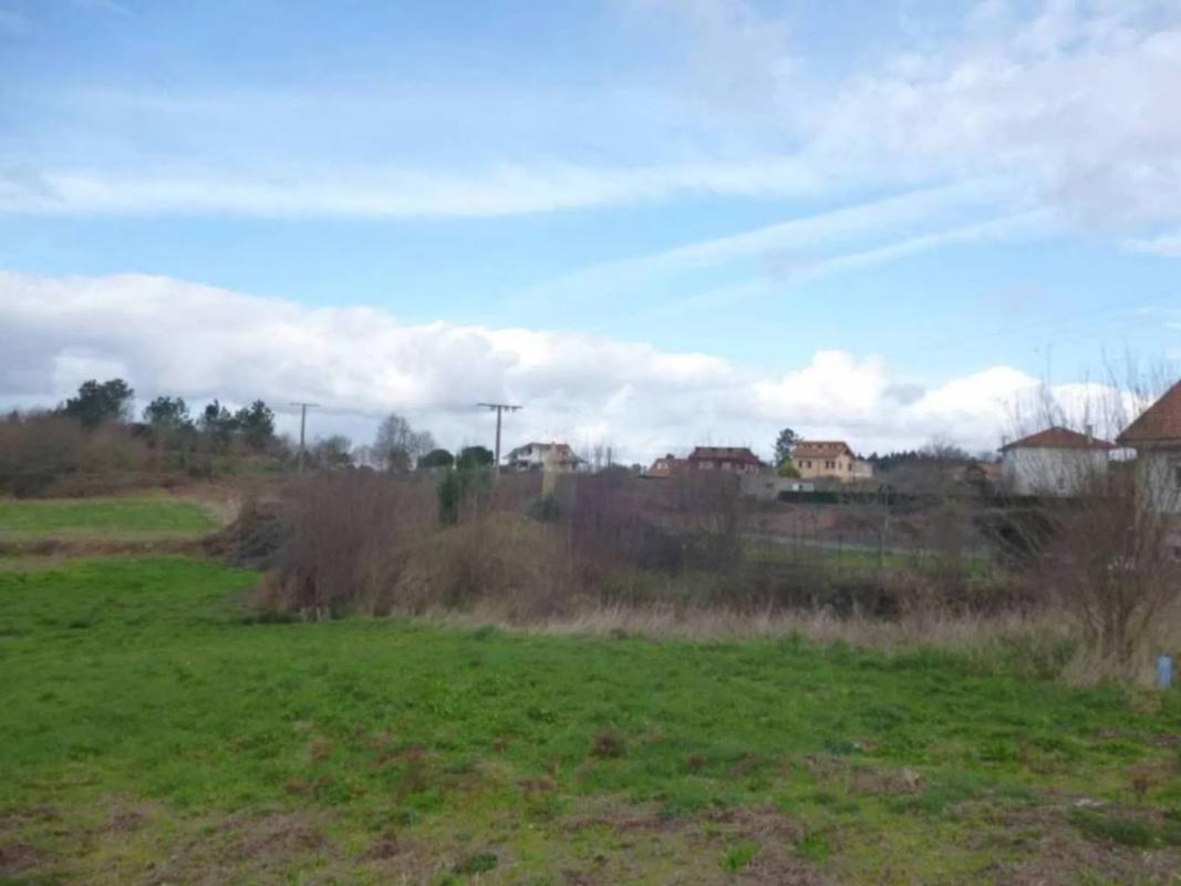 Terreno en venta en Teo, A Coruña photo 3
