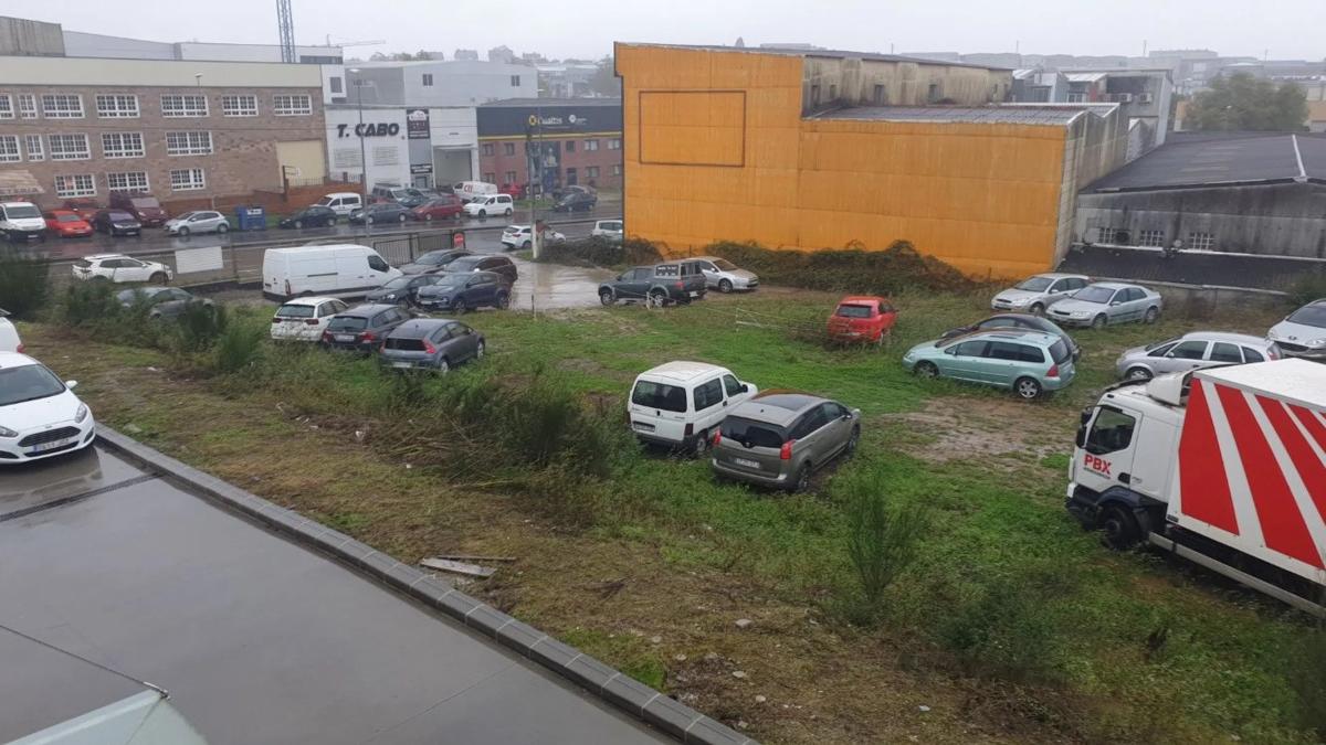 Terreno en venta en Santiago de Compostela, A Coruña photo 2
