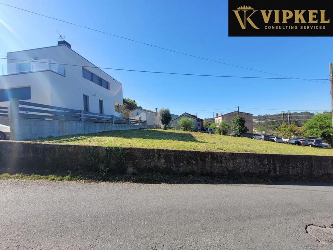 Terreno en venta en Santiago de Compostela, A Coruña photo 2