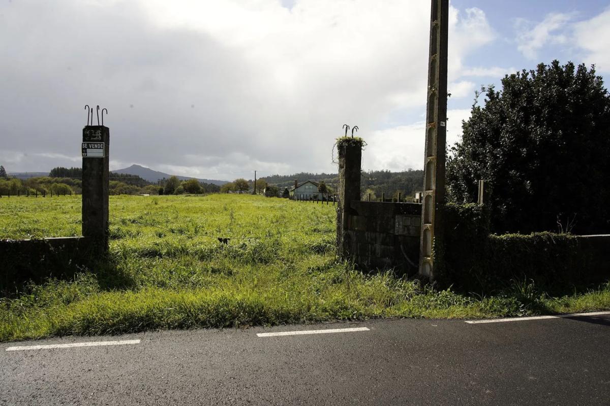Terreno en venta en Boqueixon, A Coruña photo 3