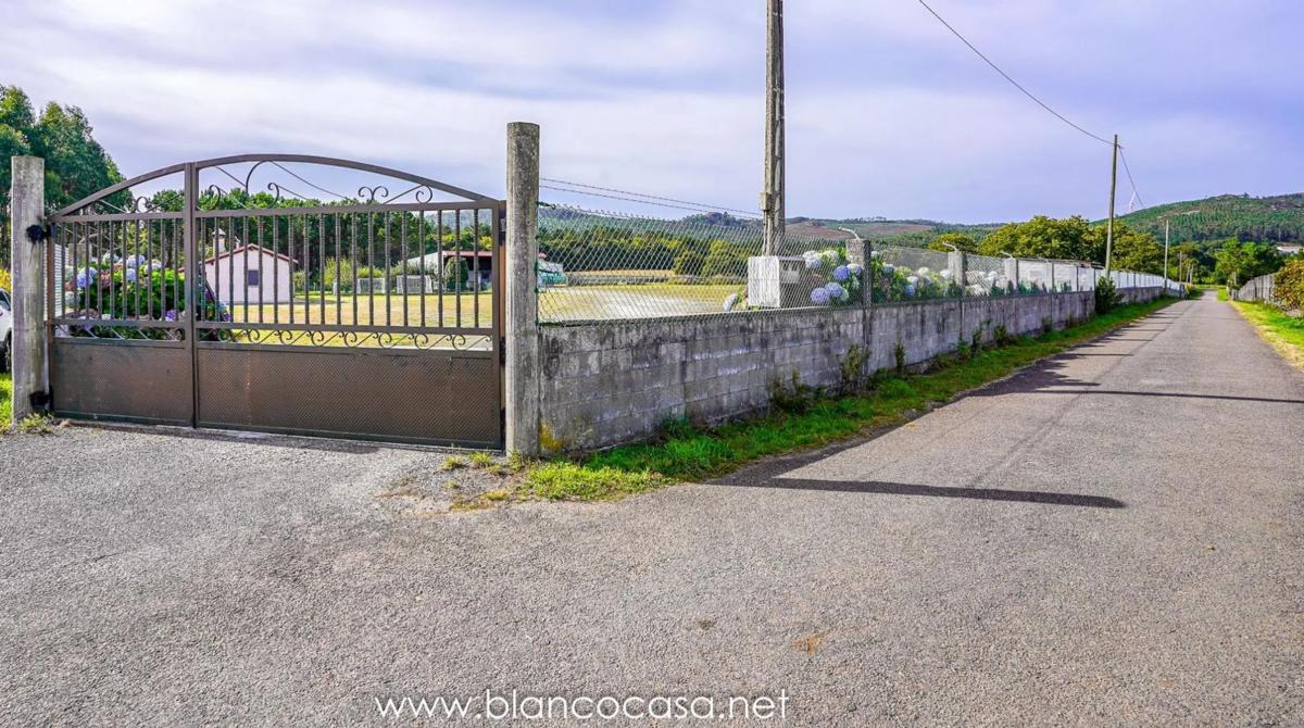 Terreno en venta en Zas, A Coruña photo 2