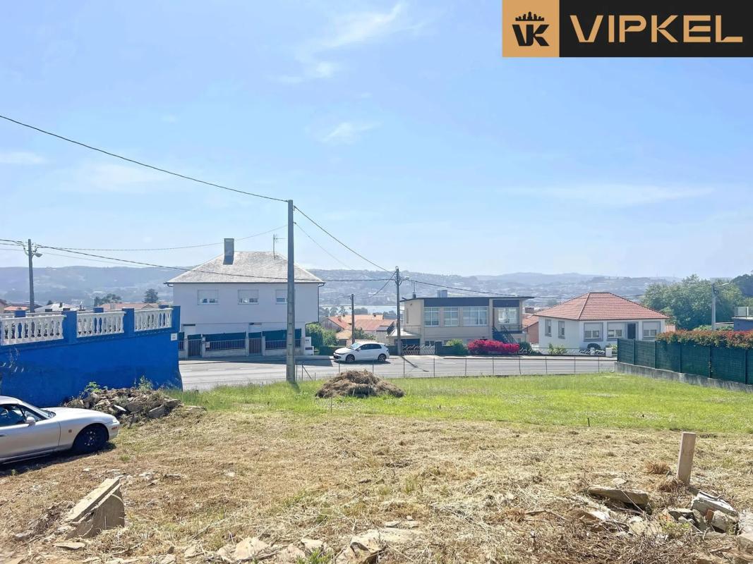 Terreno en venta en Oleiros, A Coruña photo 2