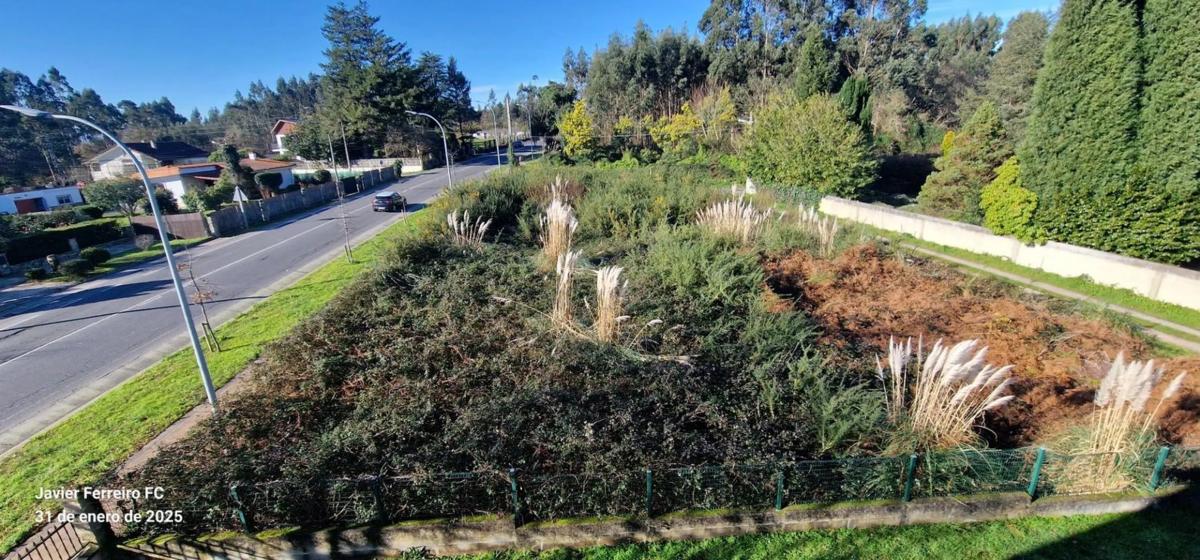 Terreno en venta en Oleiros, A Coruña photo 2