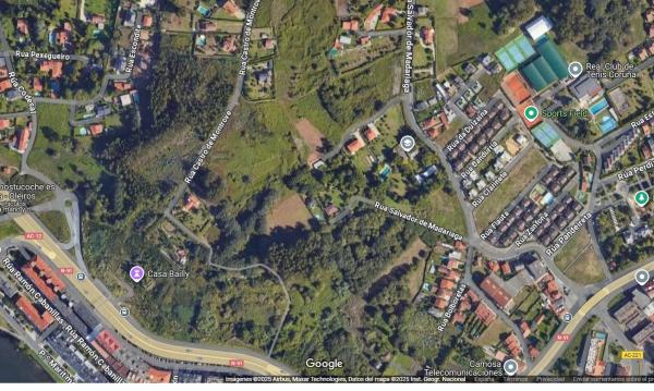 Terreno en calle Castro de Montrove photo
