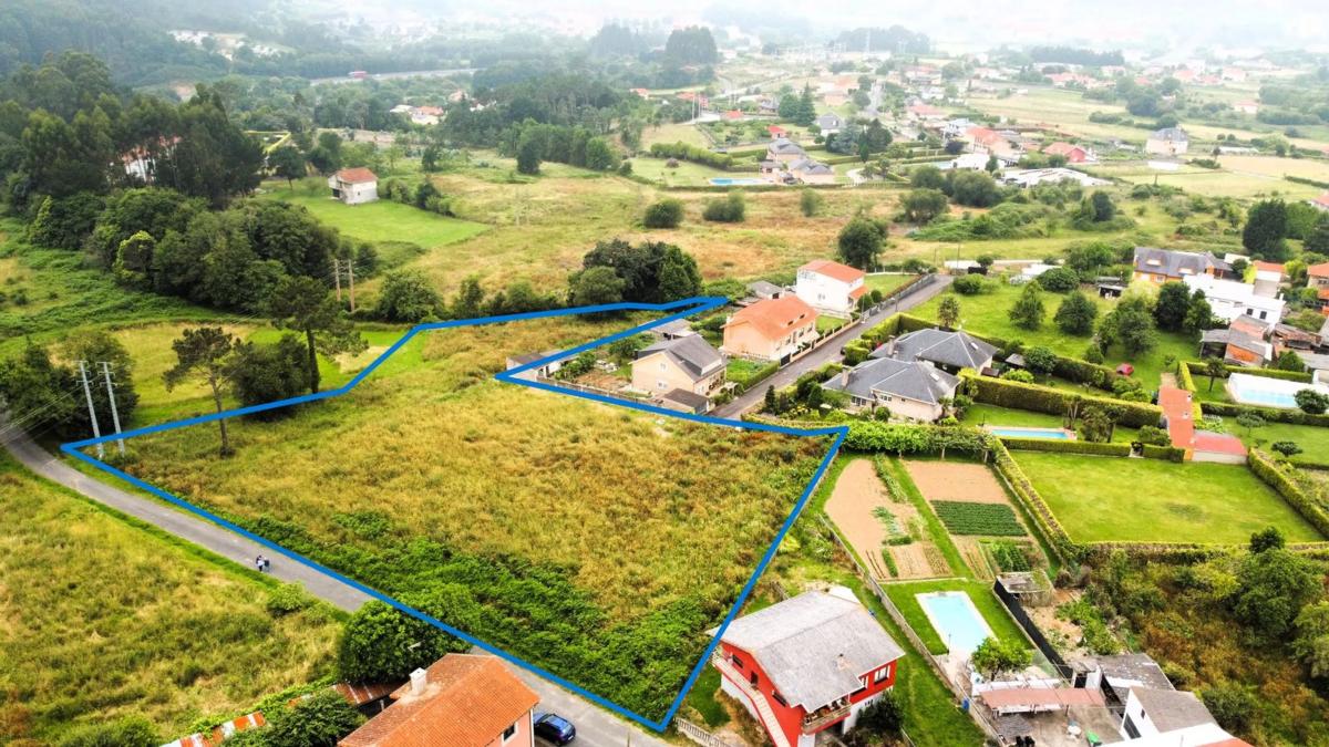 Terreno en venta en Oleiros, A Coruña photo 3