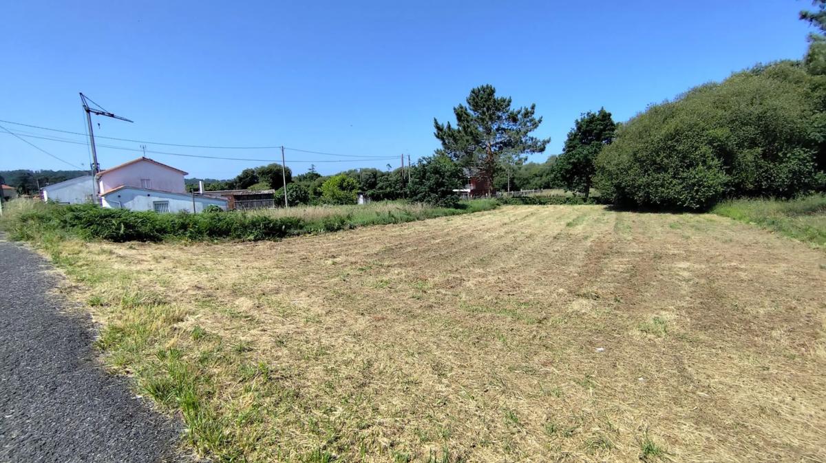 Terreno en venta en Oleiros, A Coruña photo 2