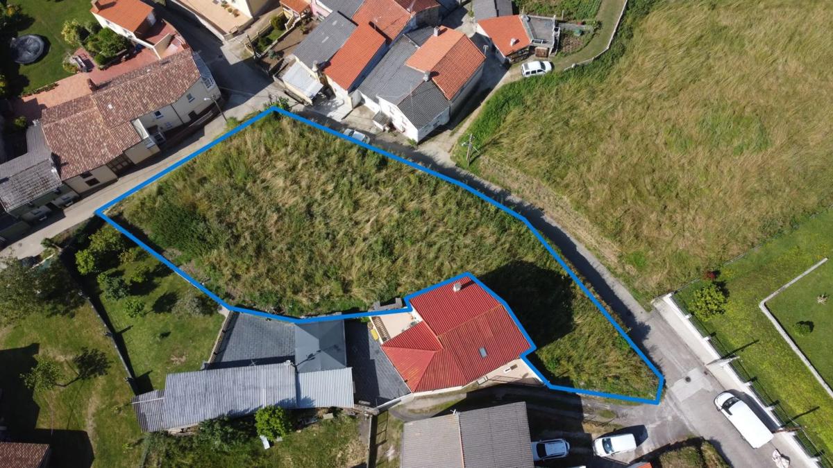 Terreno en venta en Oleiros, A Coruña photo 2