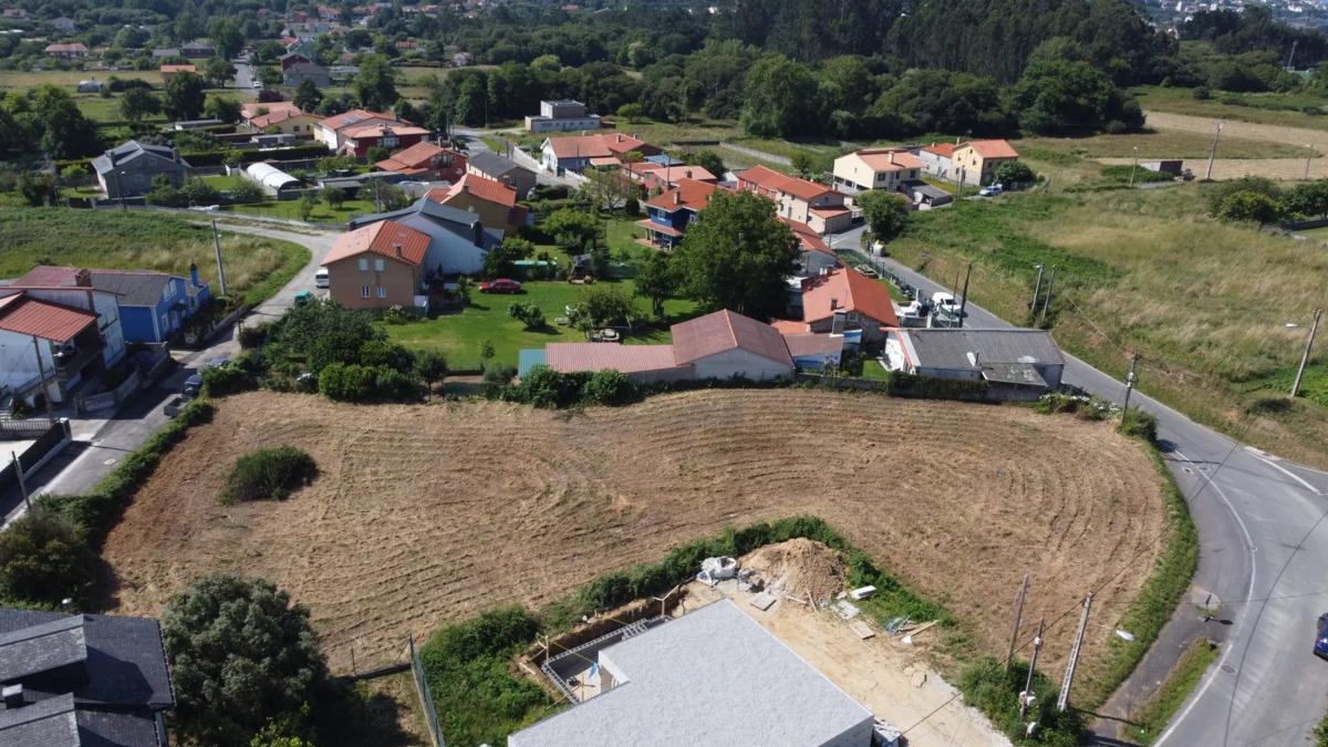 Terreno en venta en Oleiros, A Coruña photo 2