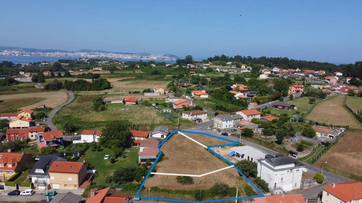 Terreno en venta en Oleiros, A Coruña photo 3