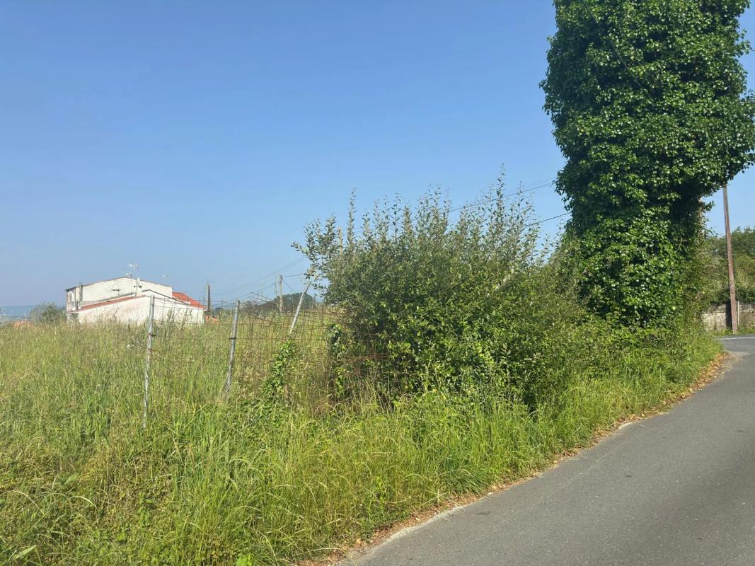 Terreno en venta en Oleiros, A Coruña photo 3