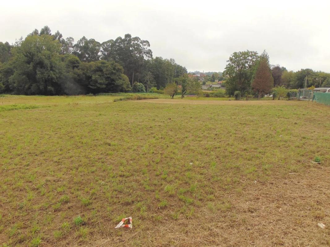 Terreno en venta en Bergondo, A Coruña photo 4