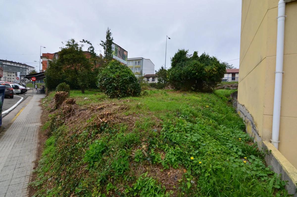 Terreno en venta en Oleiros, A Coruña photo 2
