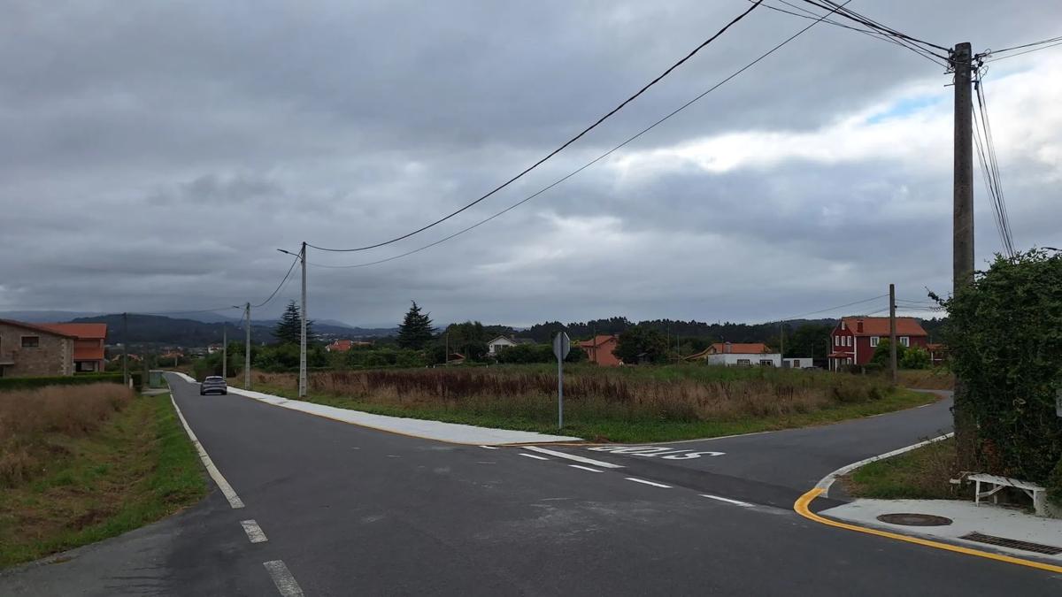 Terreno en venta en Bergondo, A Coruña photo 2