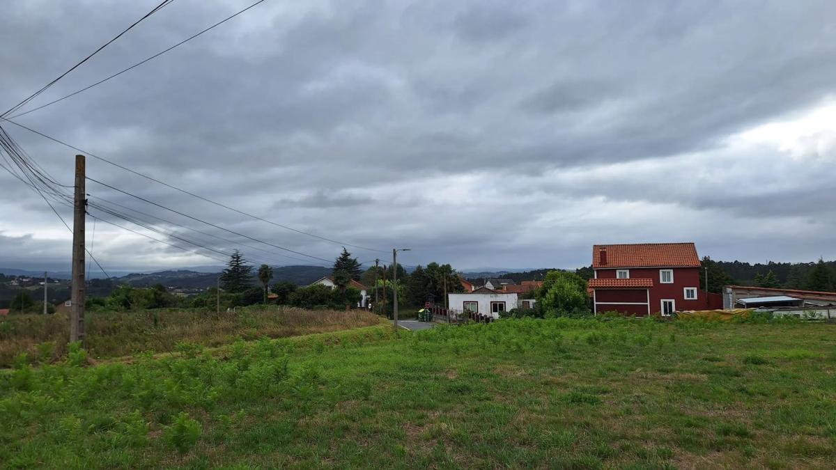 Terreno en venta en Bergondo, A Coruña photo 3