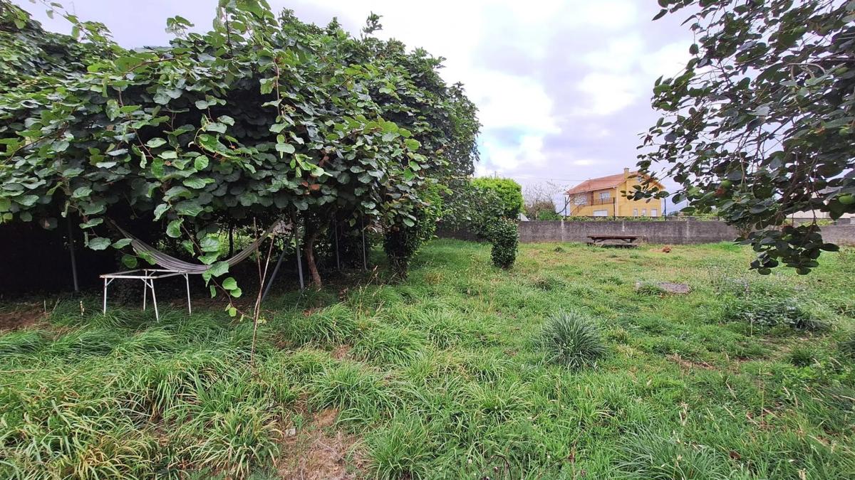 Terreno en venta en Bergondo, A Coruña photo 4