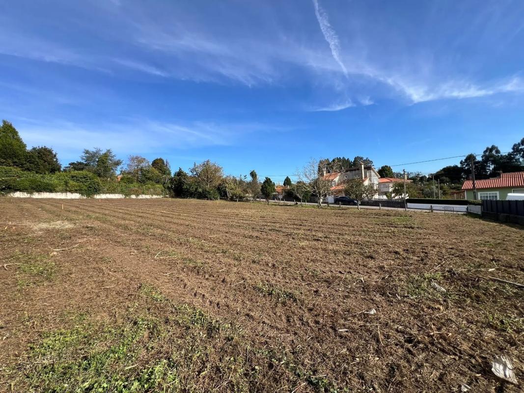 Terreno en venta en Oleiros, A Coruña photo 2