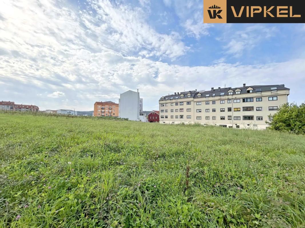 Działka na sprzedaż w Arteixo, A Coruña photo 2