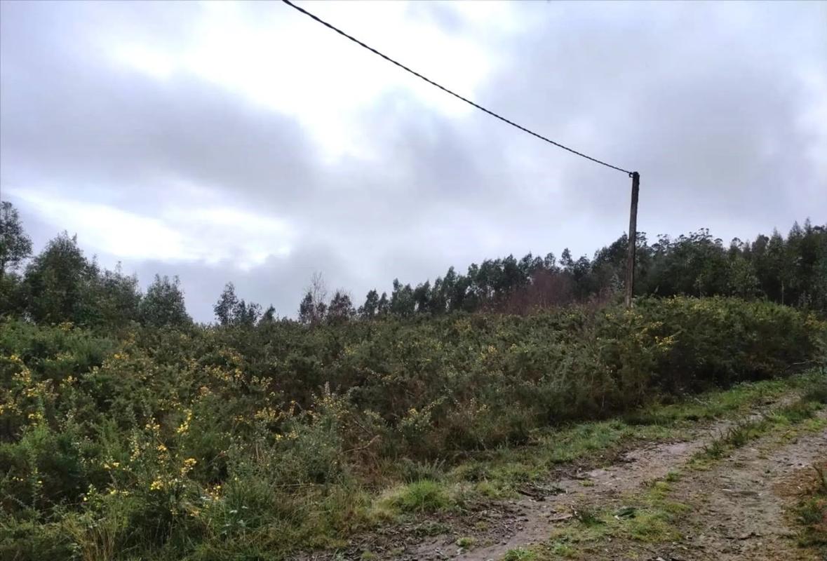 Terreno en venta en Carral, A Coruña photo 1