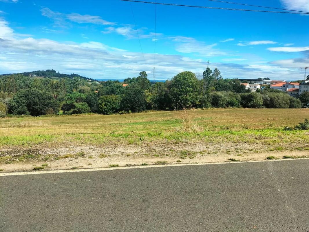 Terreno en venta en Abegondo, A Coruña photo 2